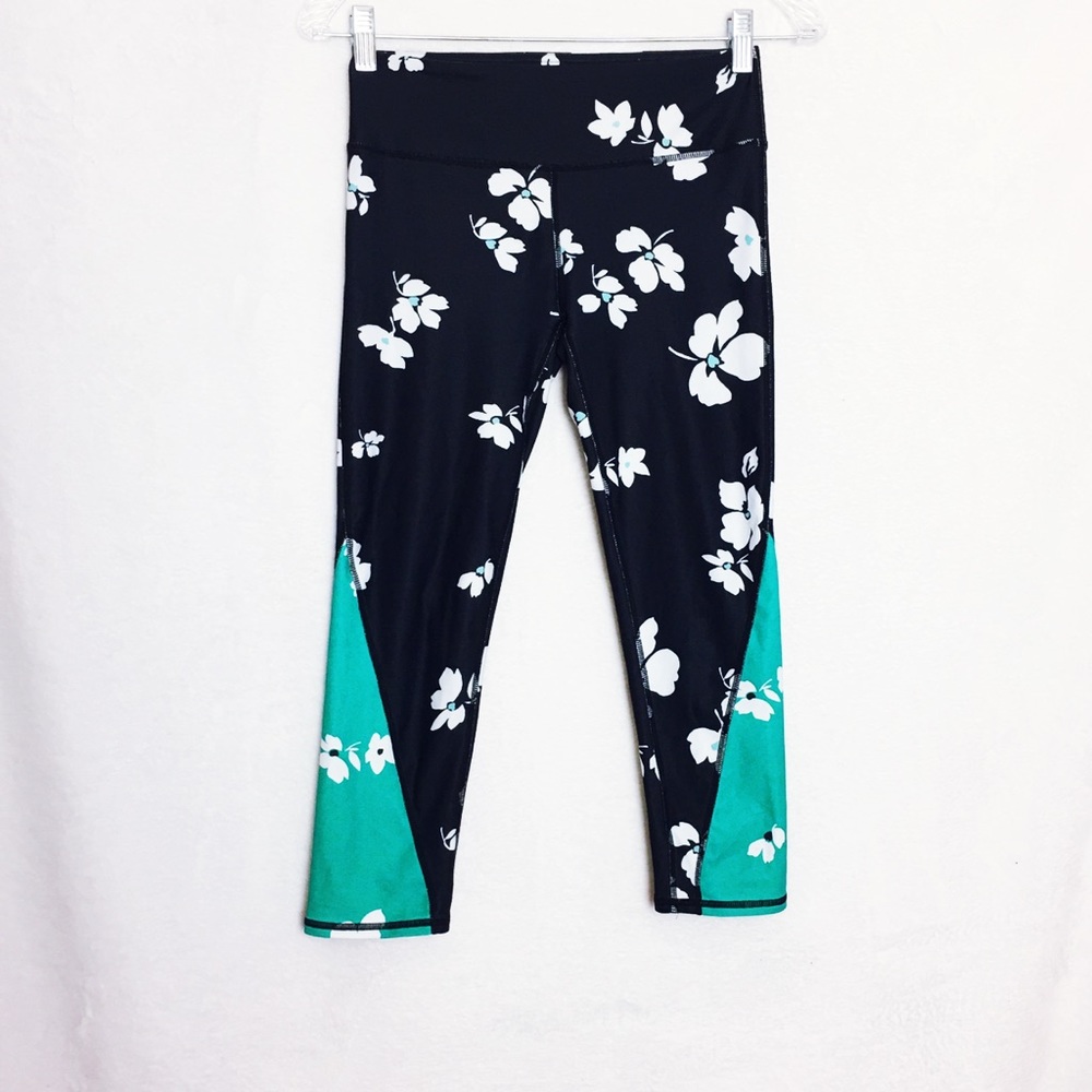 Fabletics Tuberose Capri Black Jazmine Print XXS - Picture 2 of 8